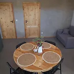Tatil Evi W Ladnym Polu N1